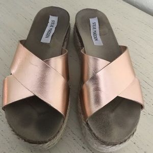 Sandals in Rose gold!!